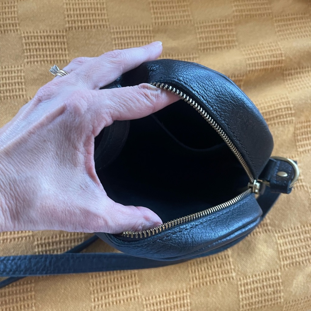 Portland Leather Black Round Crossbody Bag - Picture 6 of 7